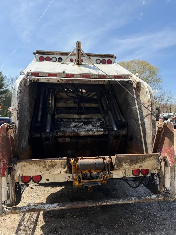 2015 Kenworth Loadmaster Rear Loader - image 7