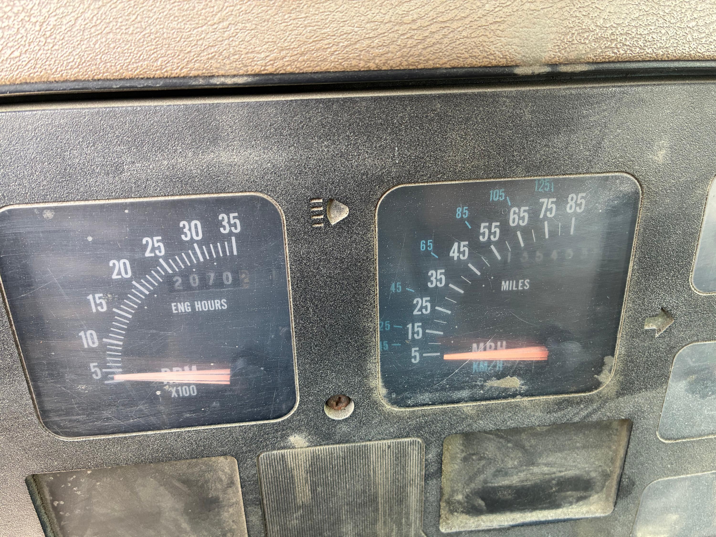 1991 International 4800 DT Flatbed - image 11