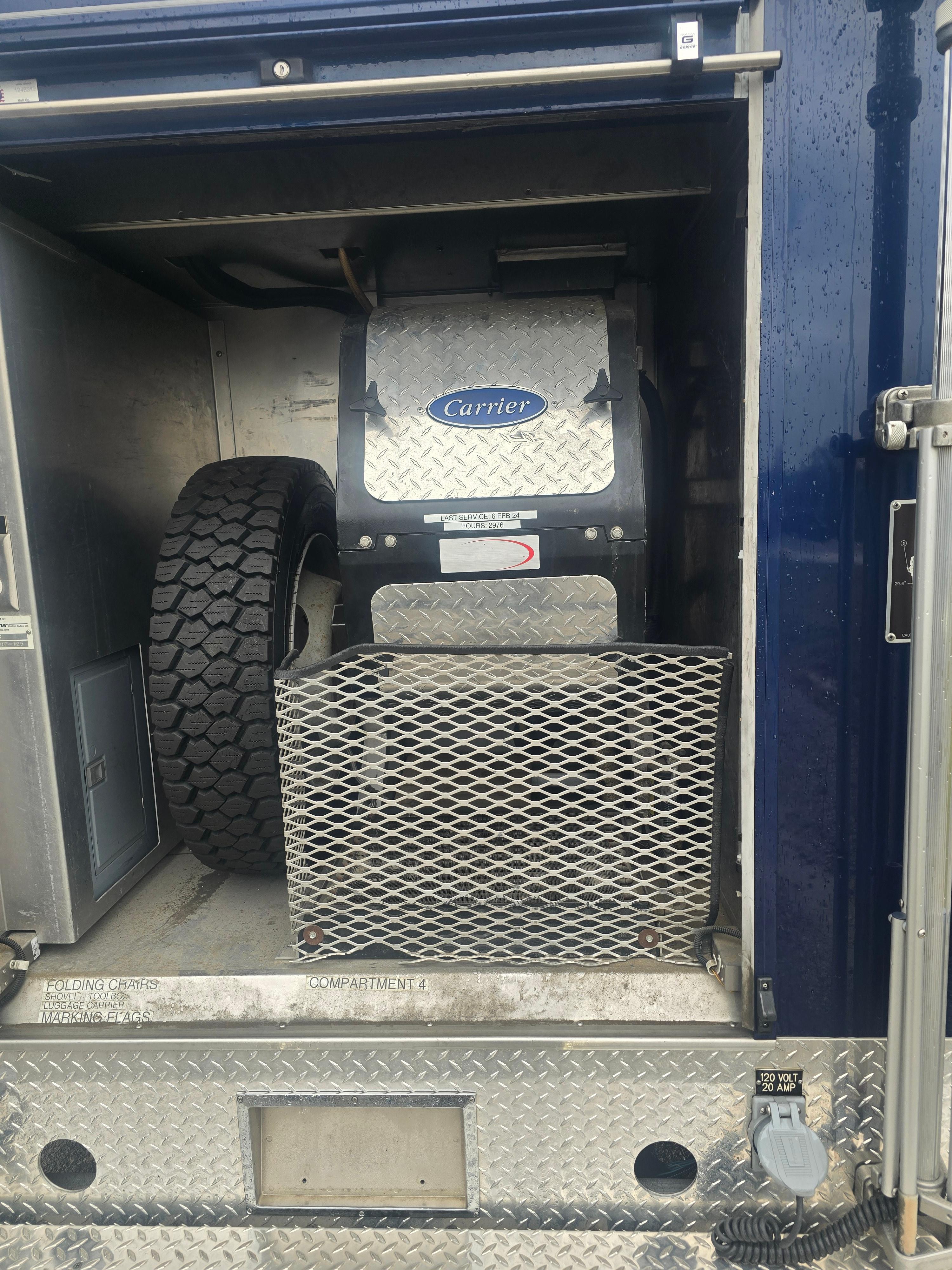 Ford 450 Maintainer Body - image 8