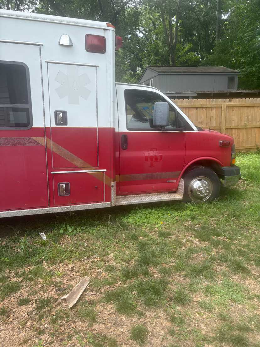 2006 Chevrolet 4x4 Type III Ambulance — photo 3