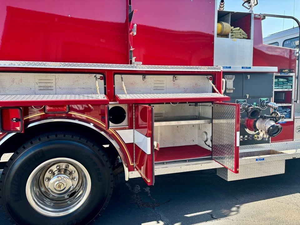 1996 Freightliner 3D Pumper - image 8