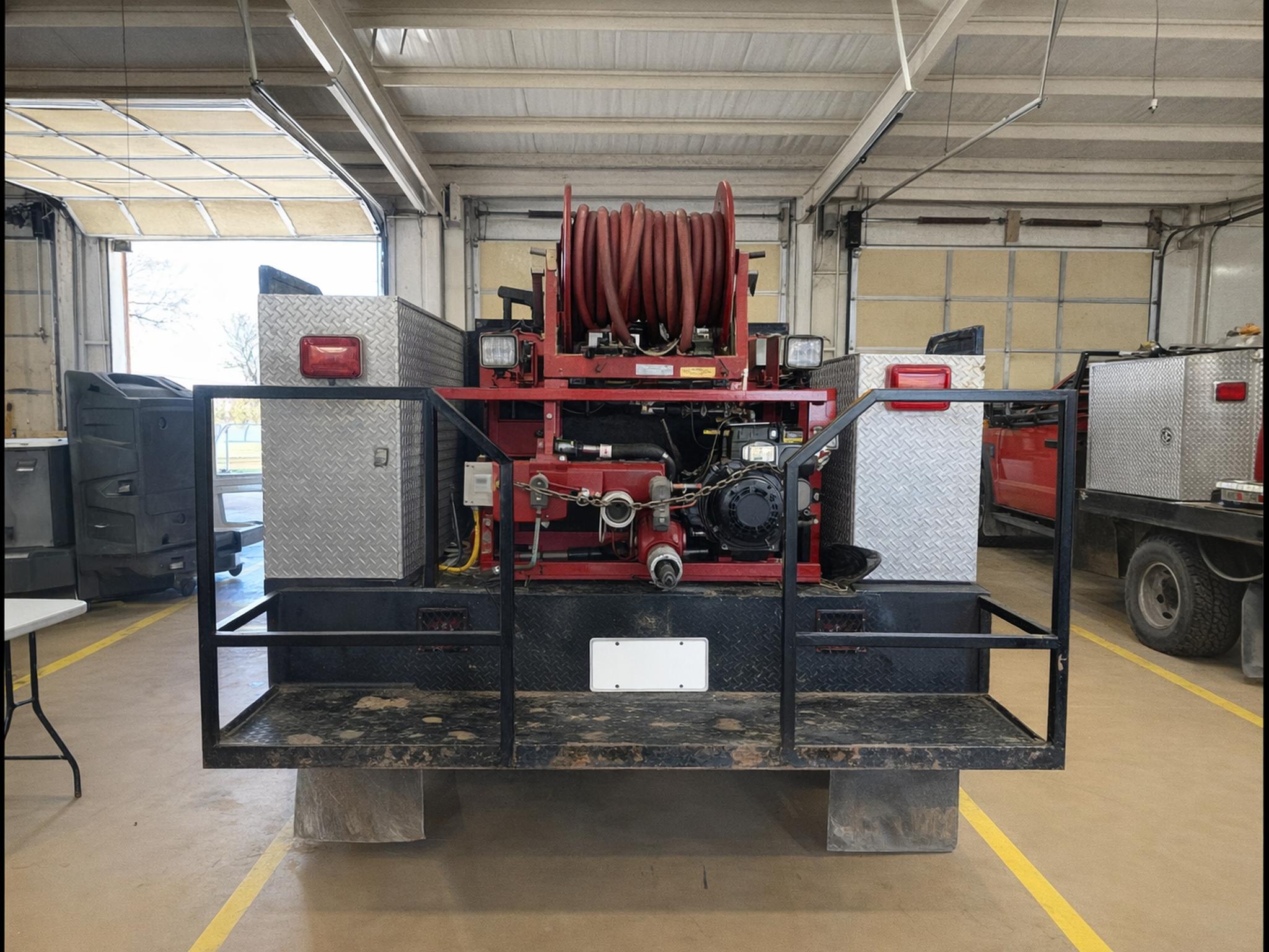 2005 Ford F-550 4x4 Brush Truck - image 3