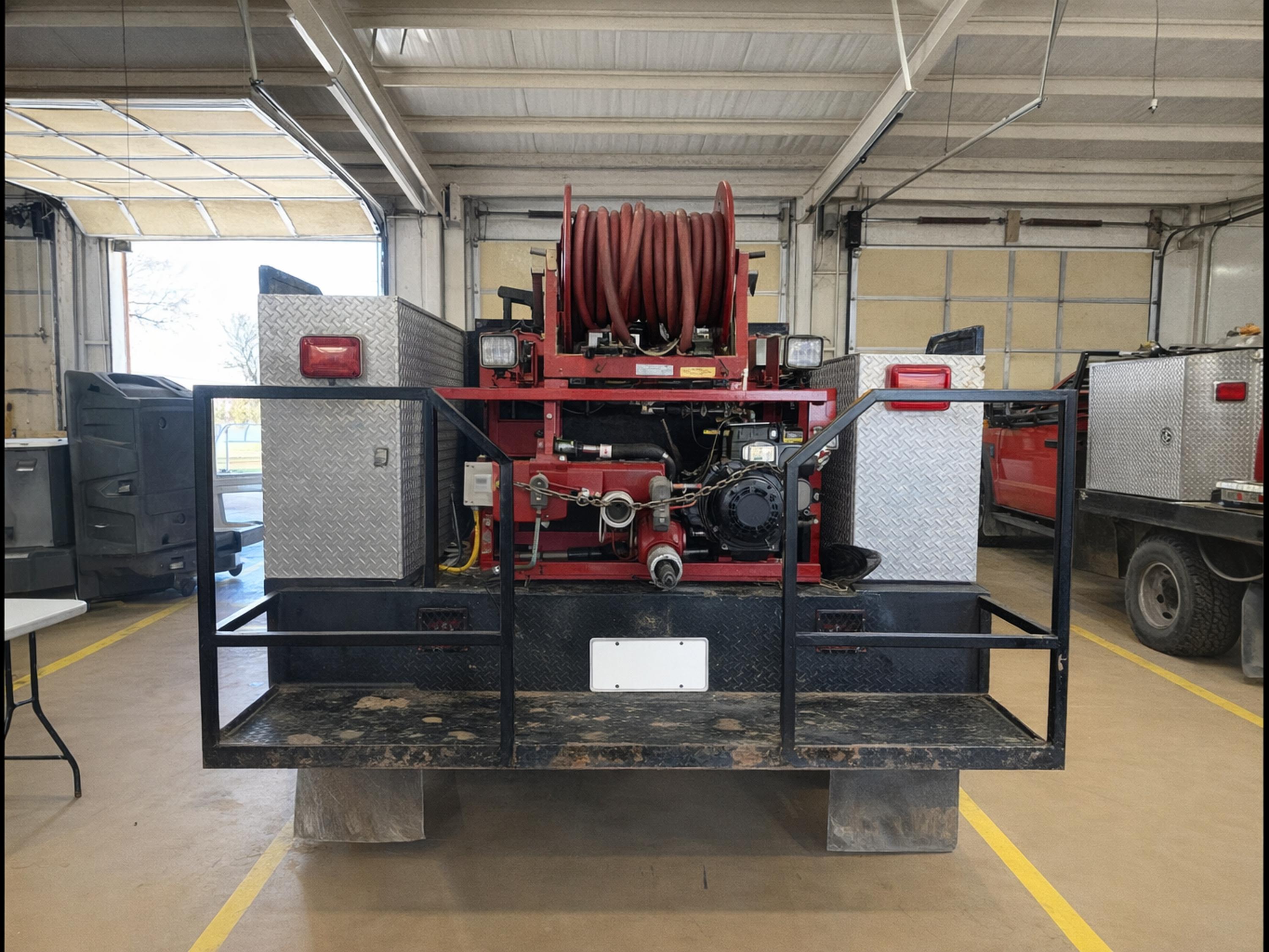 2005 Ford F-550 4x4 Brush Truck - image 3