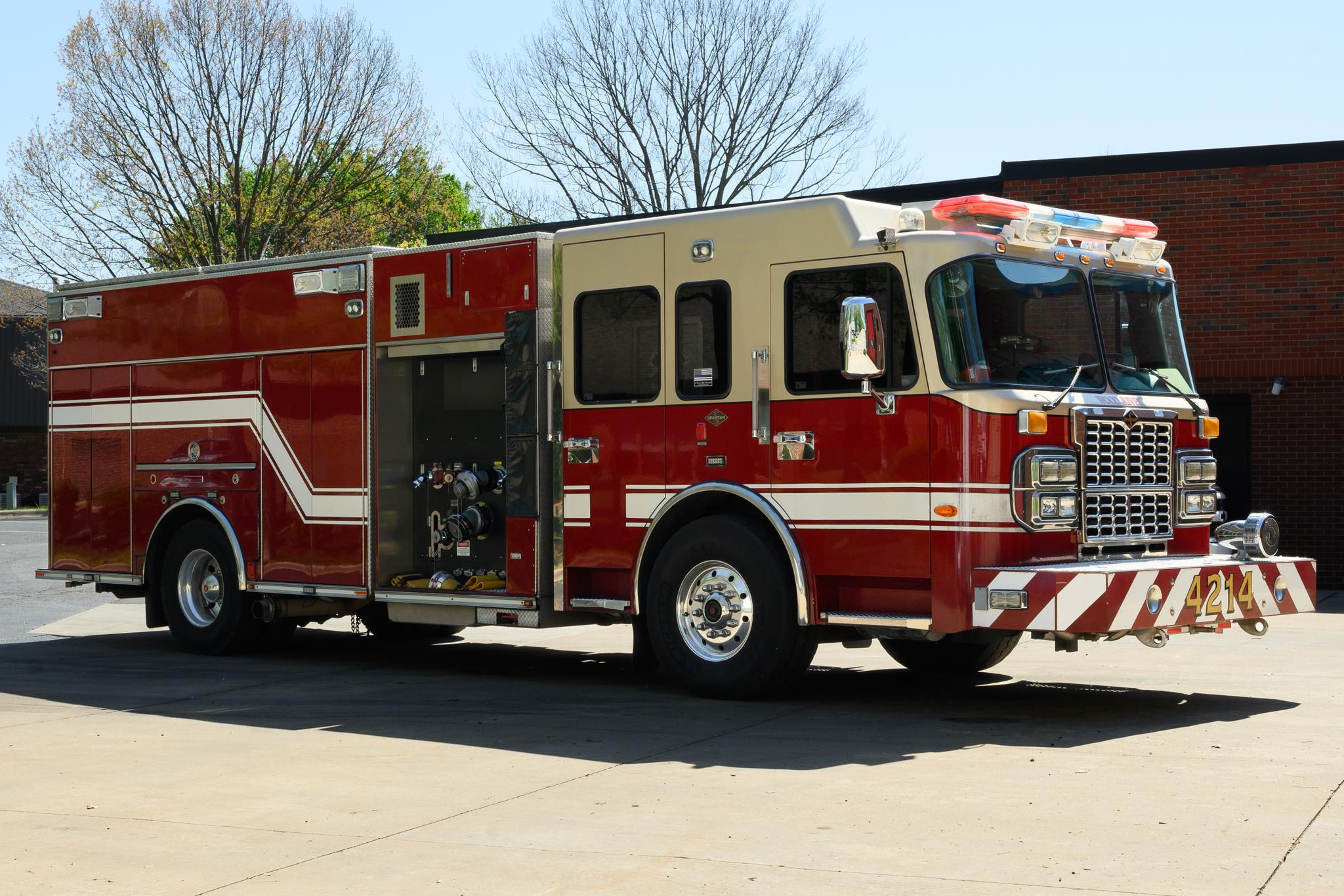 2009 Crimson Spartan Rescue Pumper - image 3