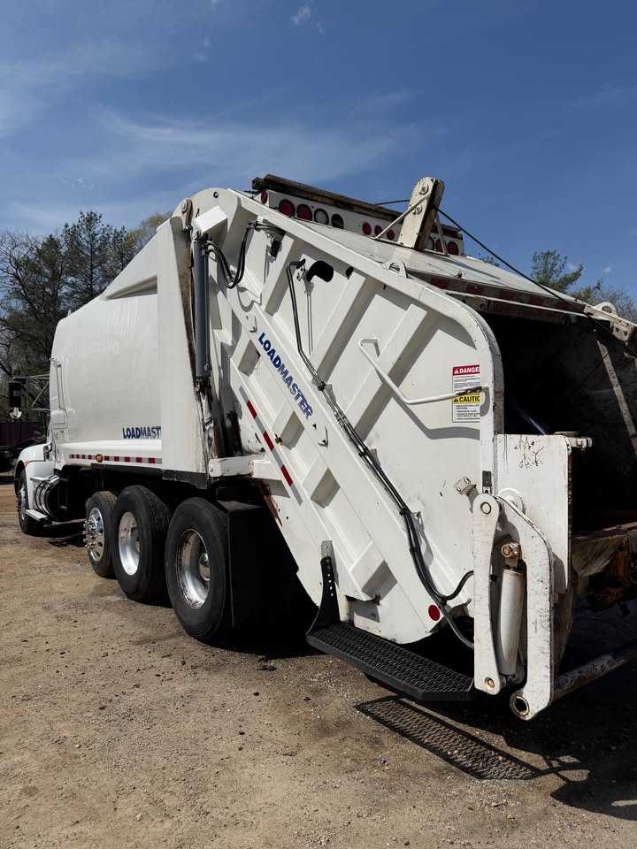 2015 Kenworth Loadmaster Rear Loader — photo 6