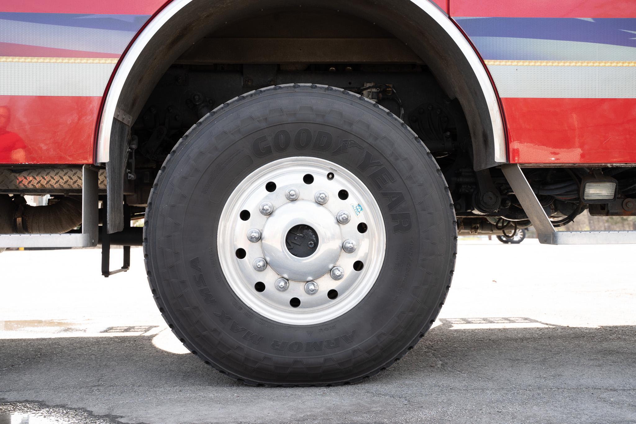 2009 KME Predator 4x4 Heavy Rescue - image 117