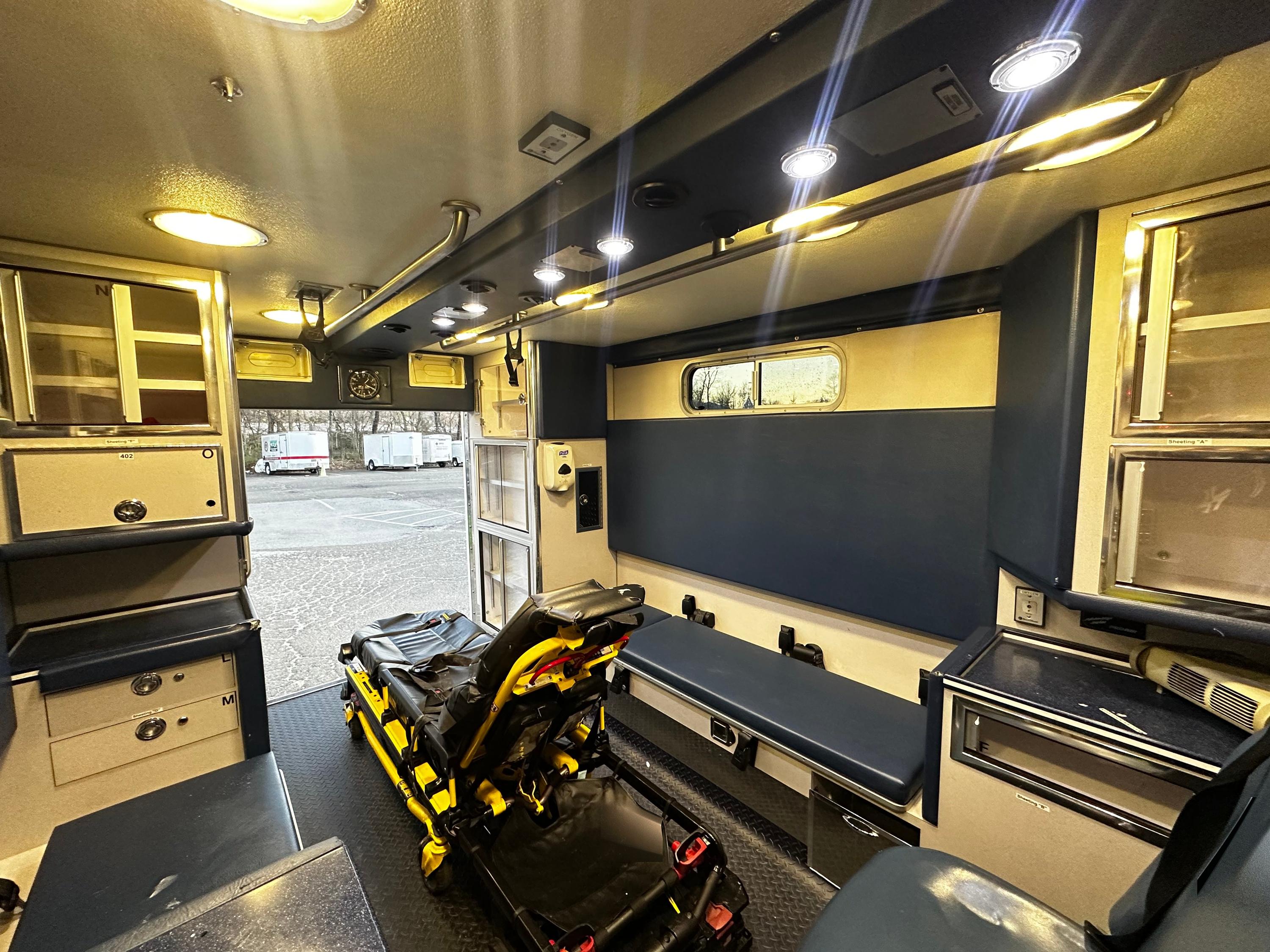 2012 LifeLine GMC Type III Ambulance - image 8