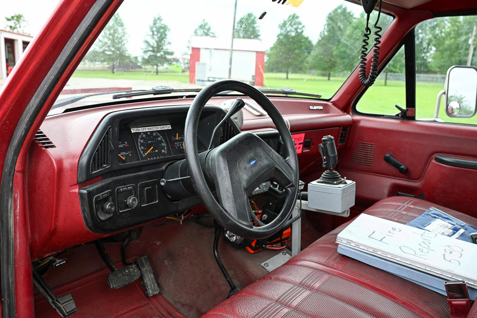 1990 Ford F350 4x4 Brush Truck - image 15