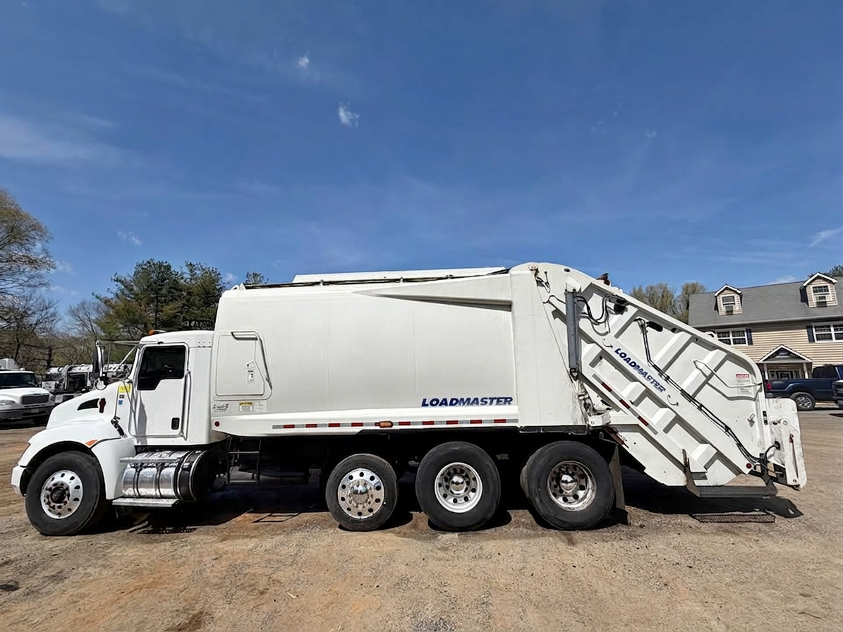 2015 Kenworth Loadmaster Rear Loader - image 3