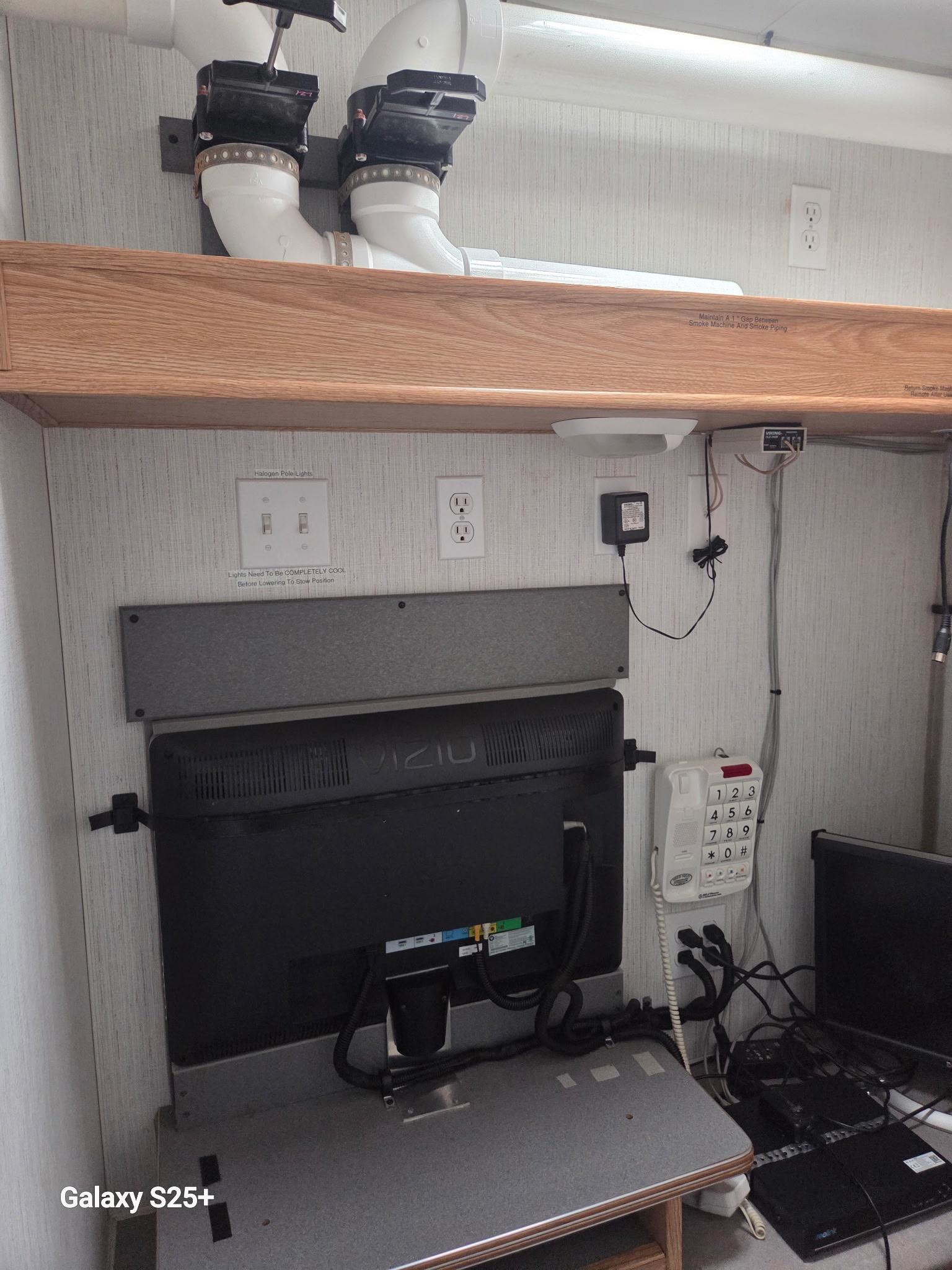 2010 Scotty Command Trailer - image 11