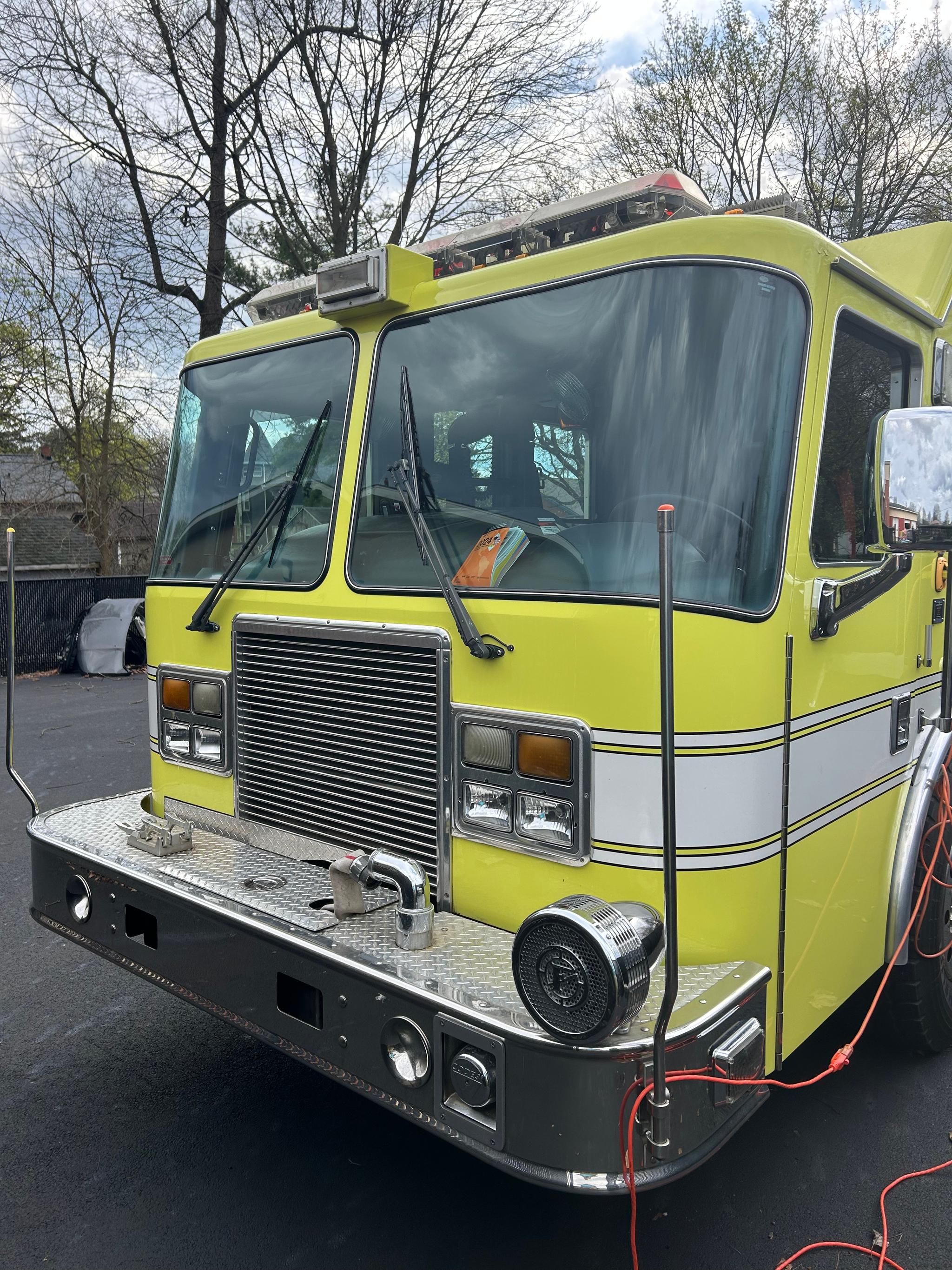 2005 KME Predator Pumper - image 2