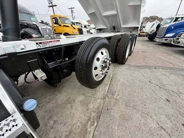 2018 Peterbilt 579 Super 10 Dump Truck - image 16