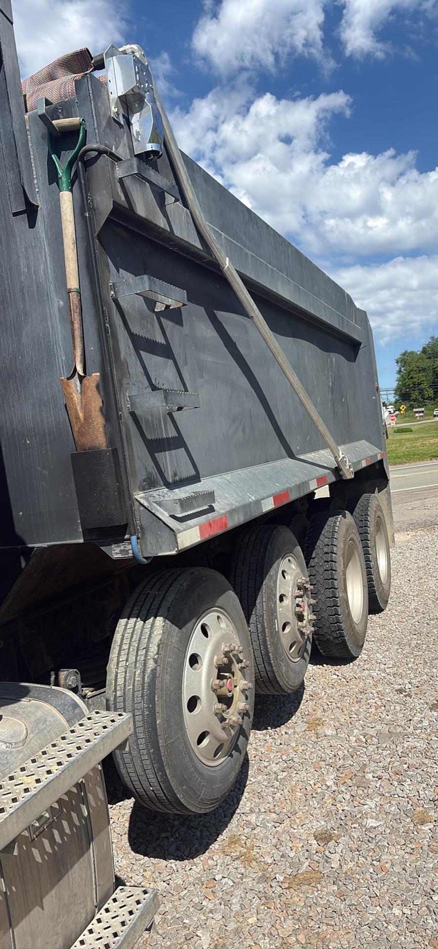 2005 Mack Cx613 Dump Truck - image 2