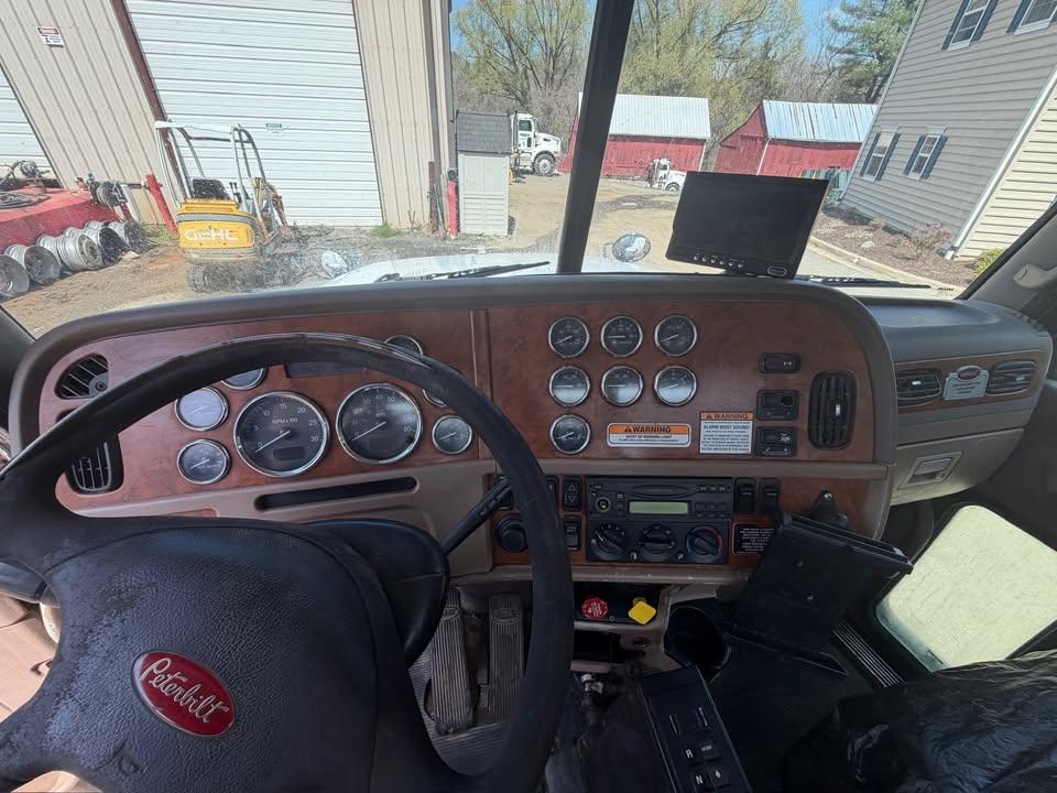 2008 Peterbilt Roll-Off - image 12