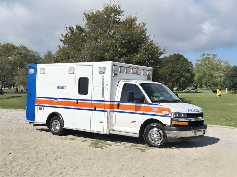 2015 PL-Custom Chevrolet Type III Ambulance
