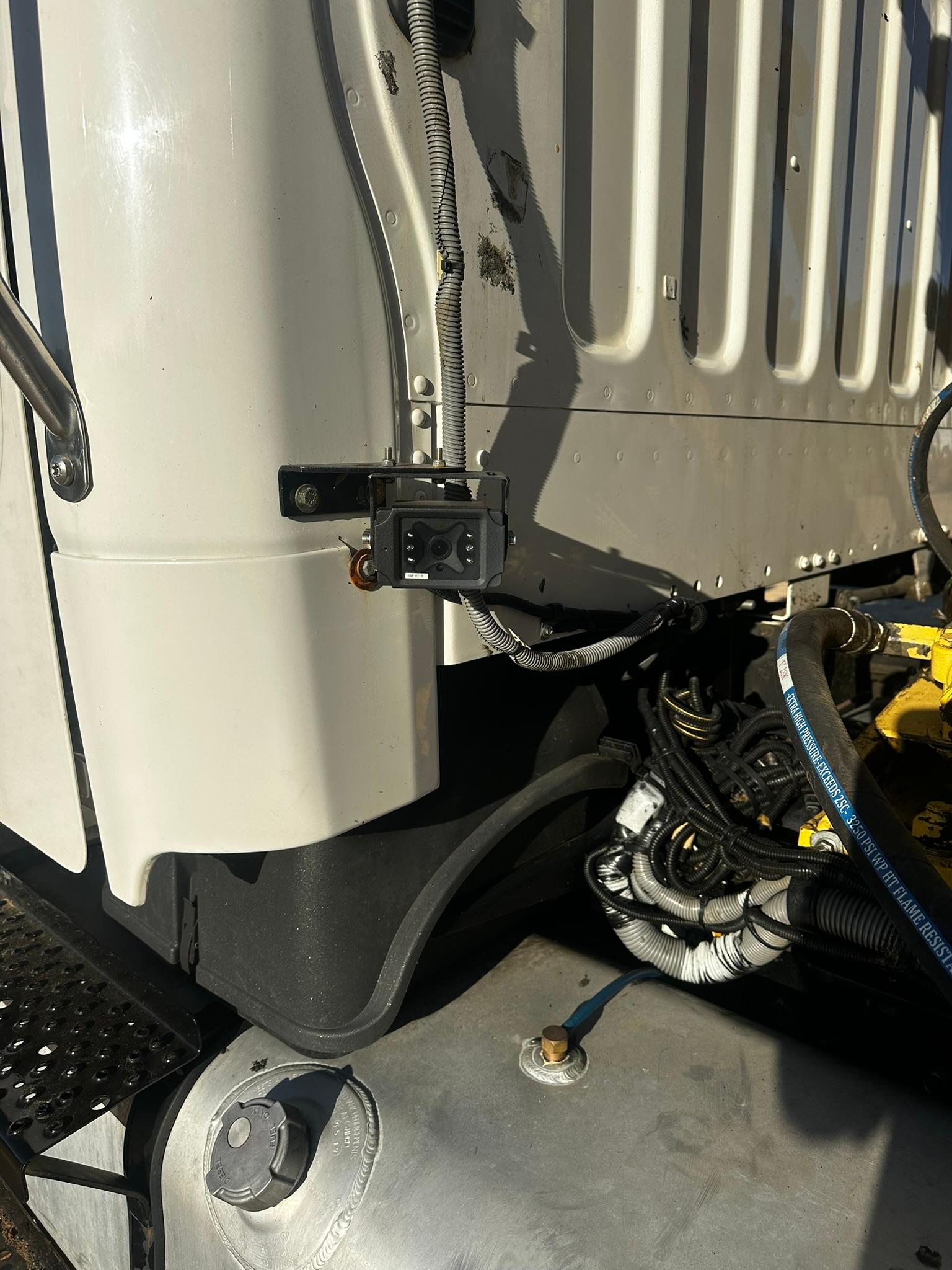 2018 Freightliner Heil Side Loader - image 9