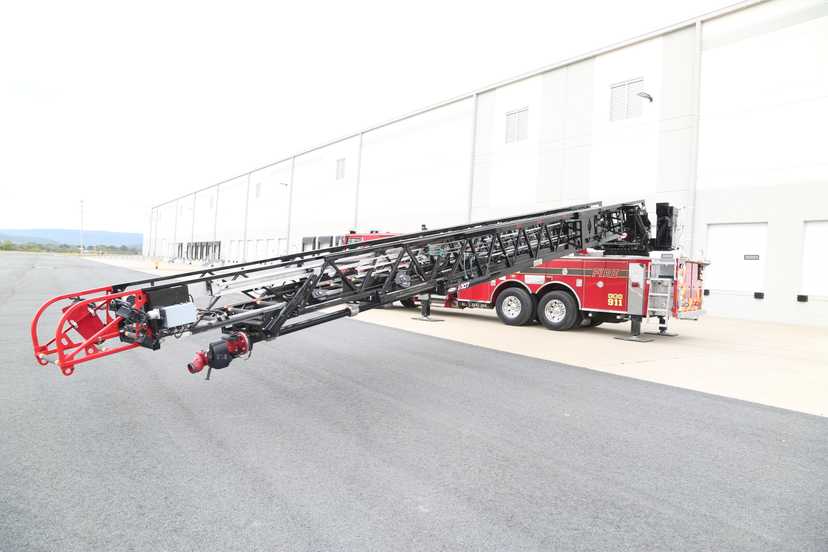 2020 Pierce Arrow XT 107' Quint — photo 4