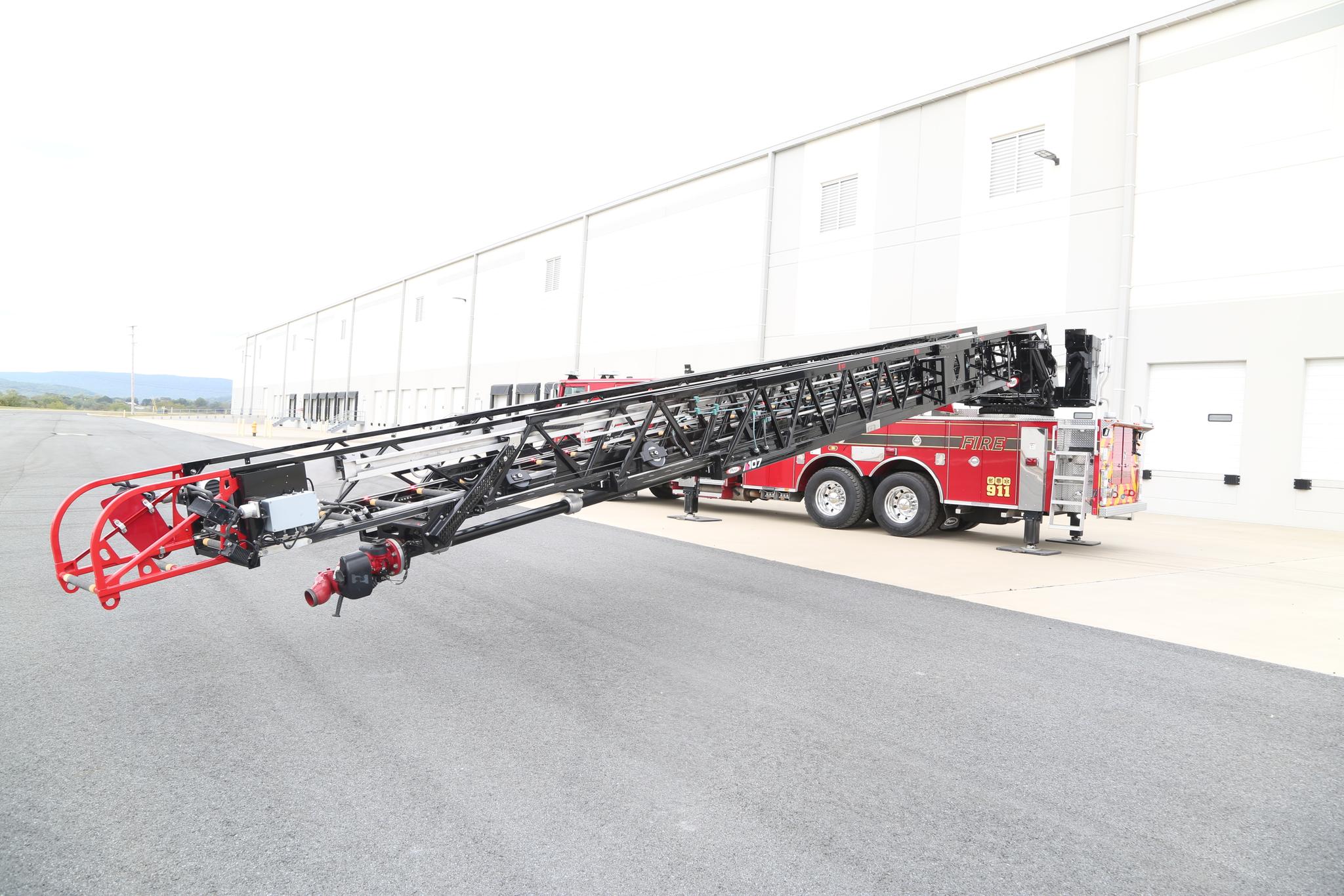 2020 Pierce Arrow XT 107' Quint - image 4