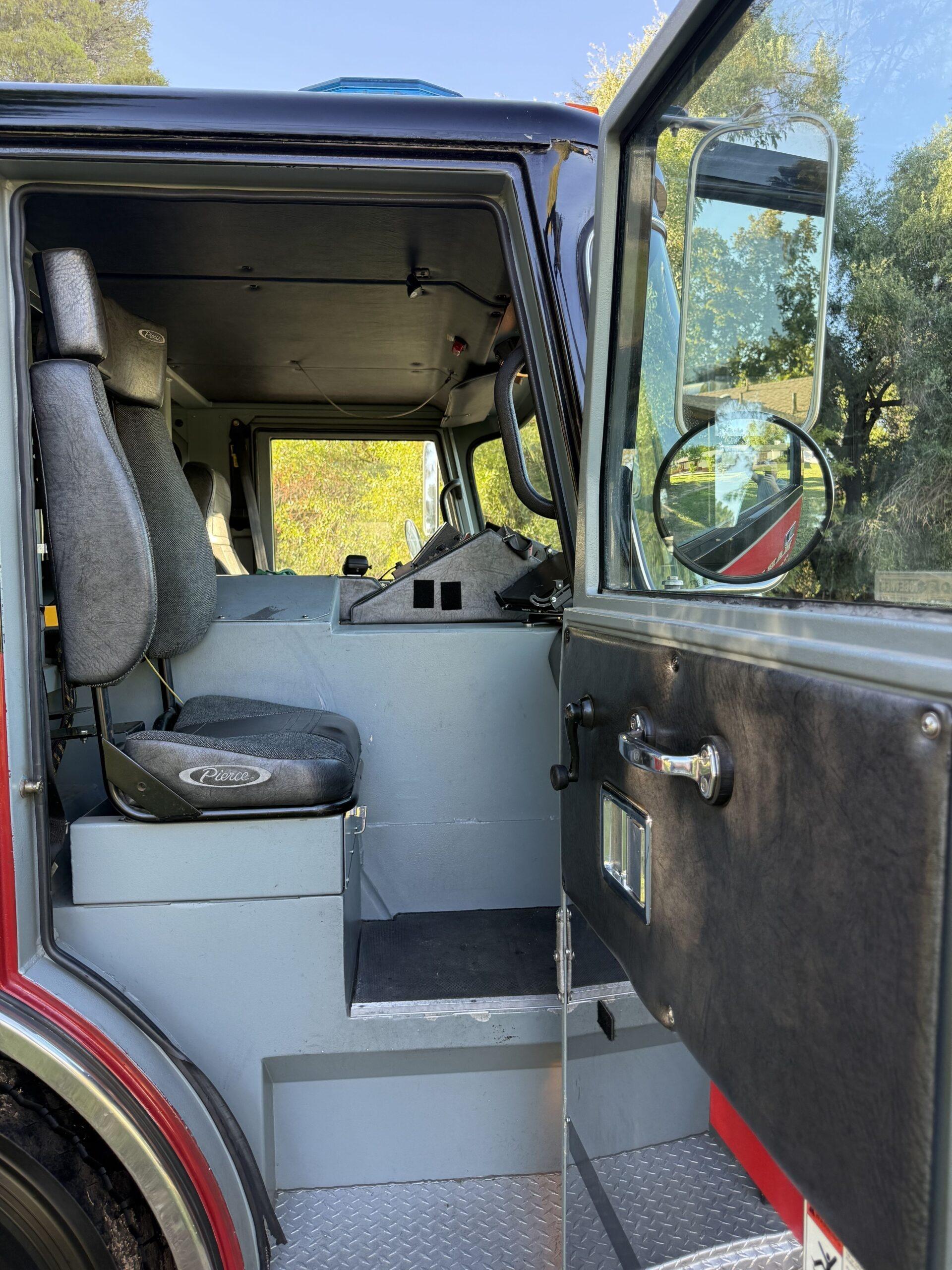 2000 Pierce Saber Pumper - image 19