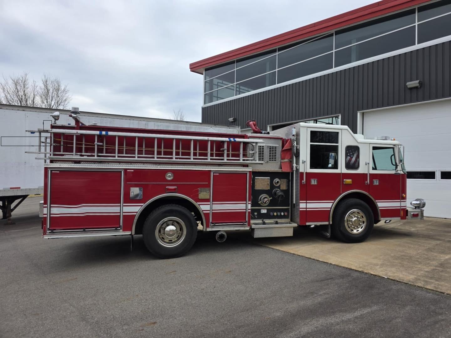 2001 Pierce Saber Pumper - image 6