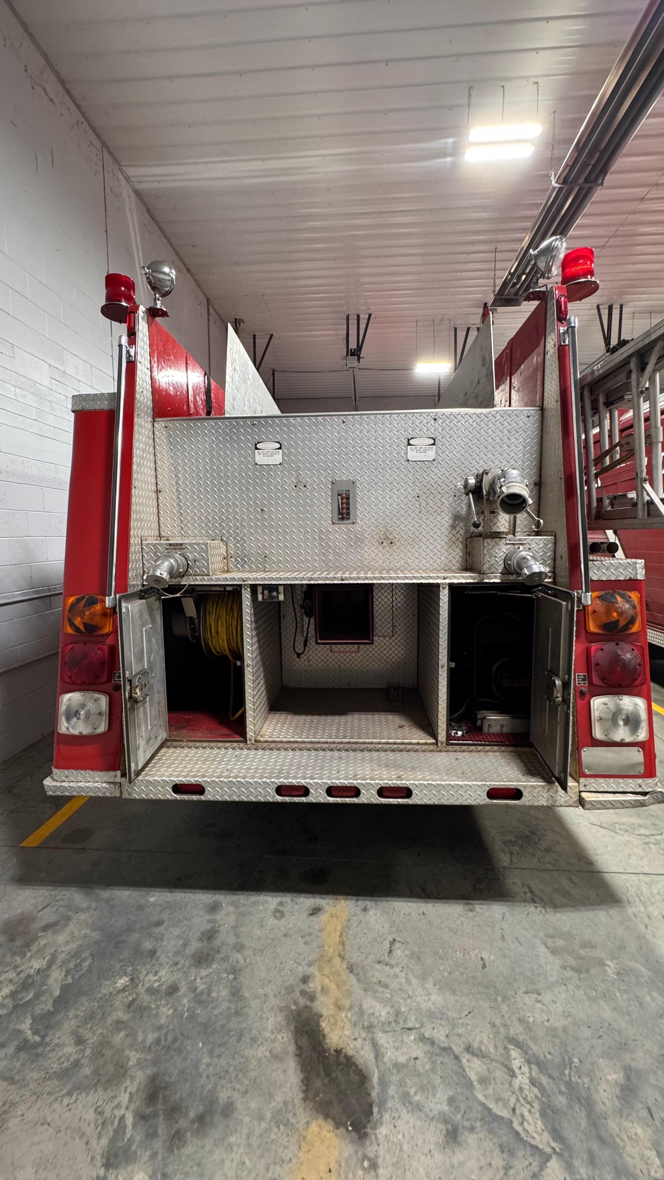 1993 KME Freightliner Pumper - image 12