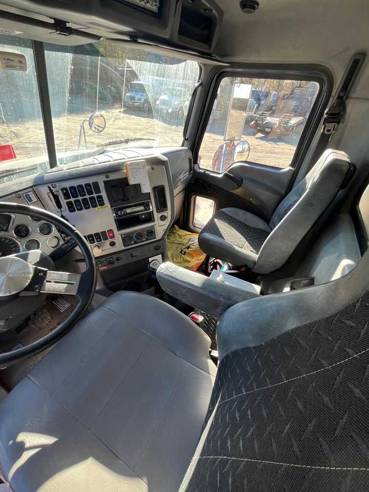 2013 Mack GU713 Dump Truck — photo 6