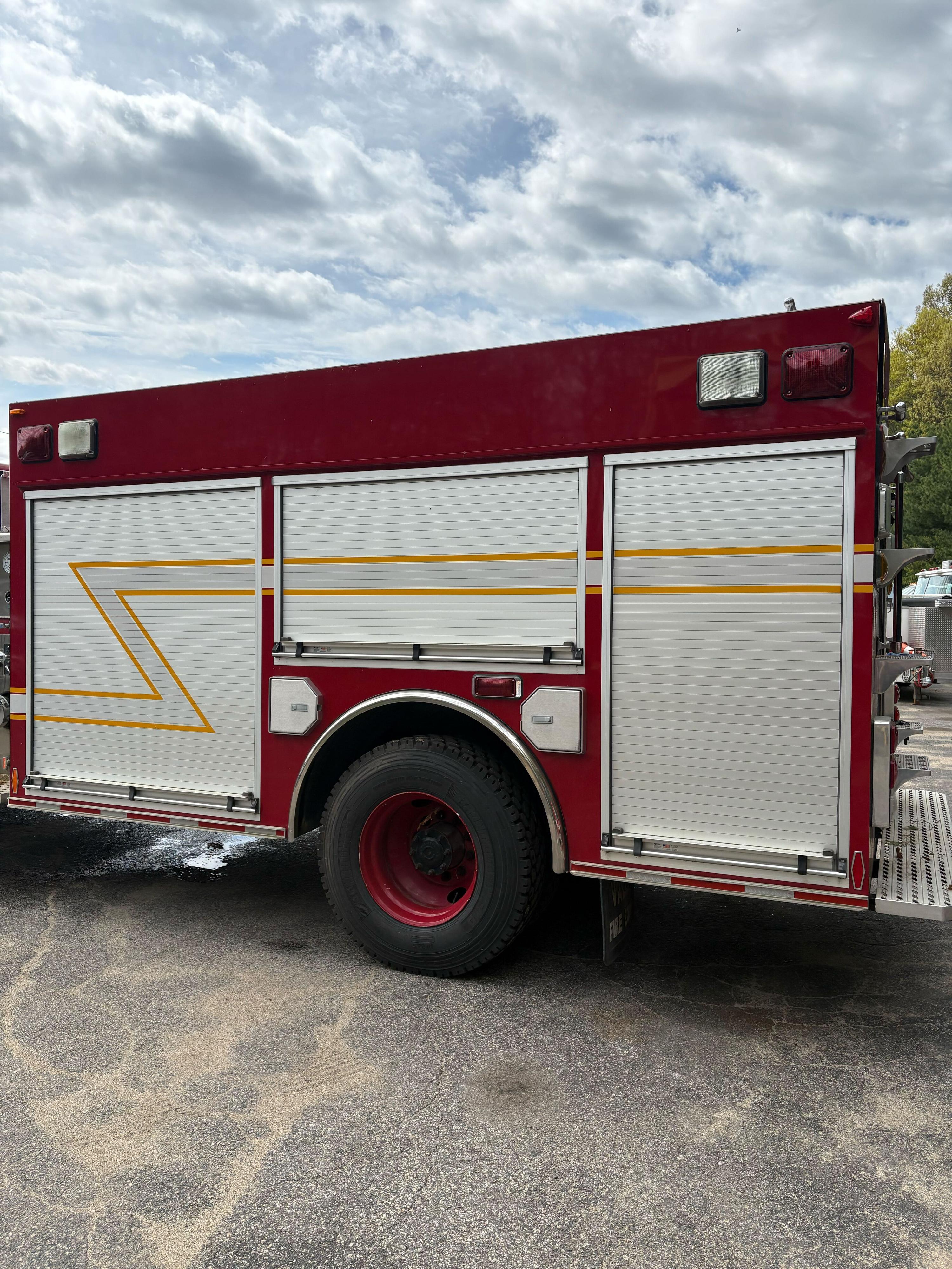 2000 Freightliner Pumper - image 4