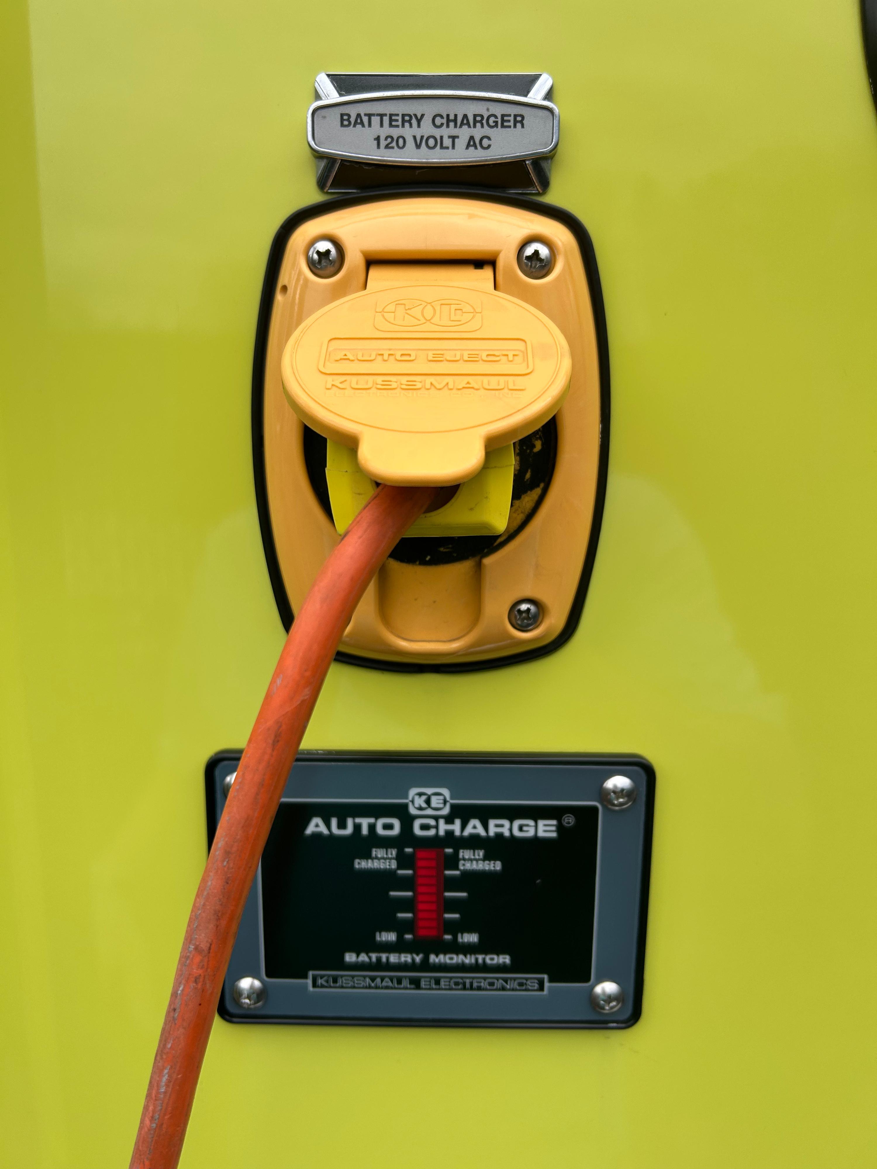2005 KME Predator Pumper - image 8