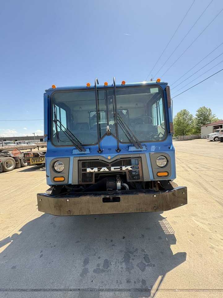 2012 Mack E-Z Pack Rear Loader