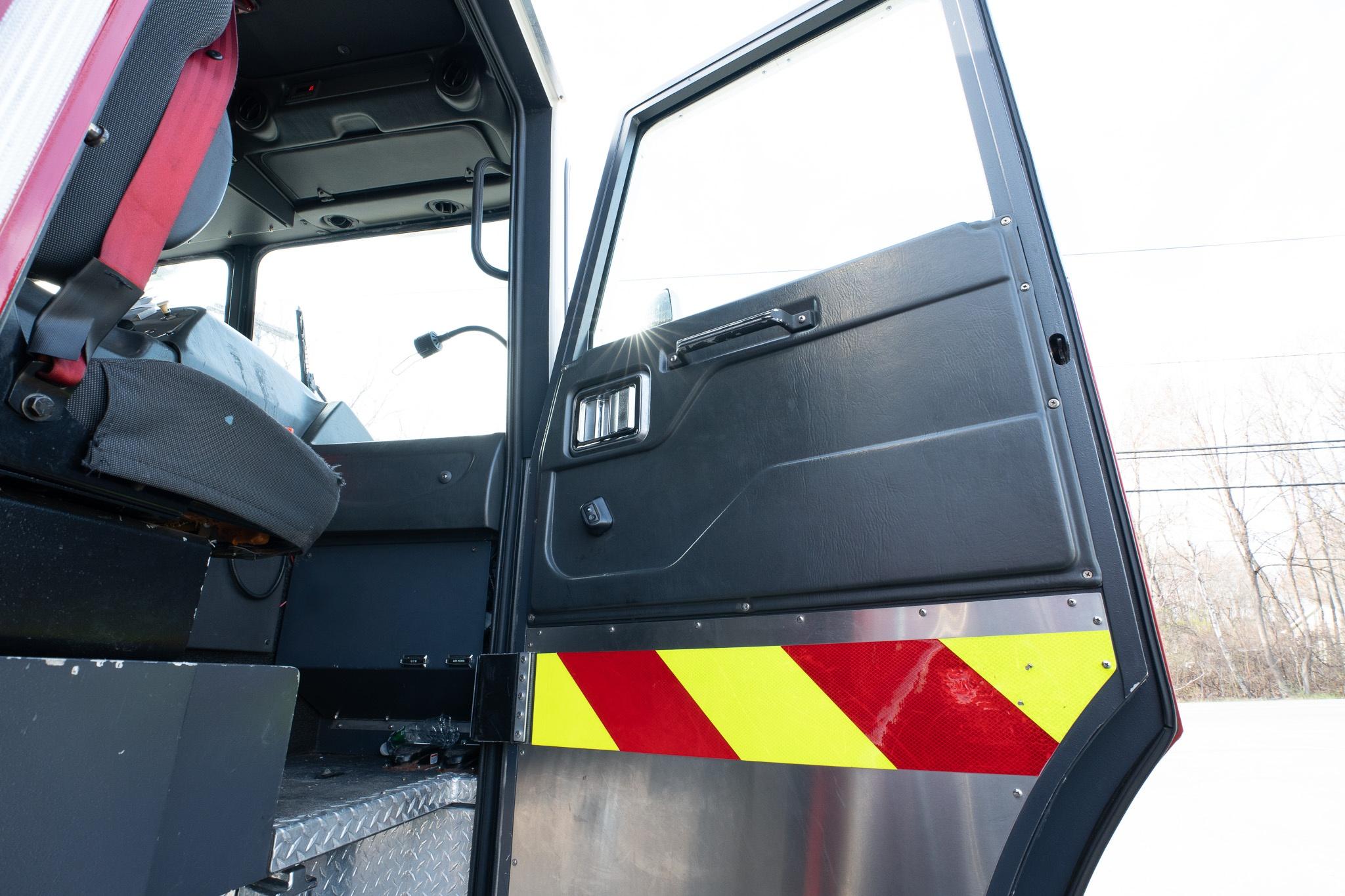 2009 KME Predator 4x4 Heavy Rescue - image 95