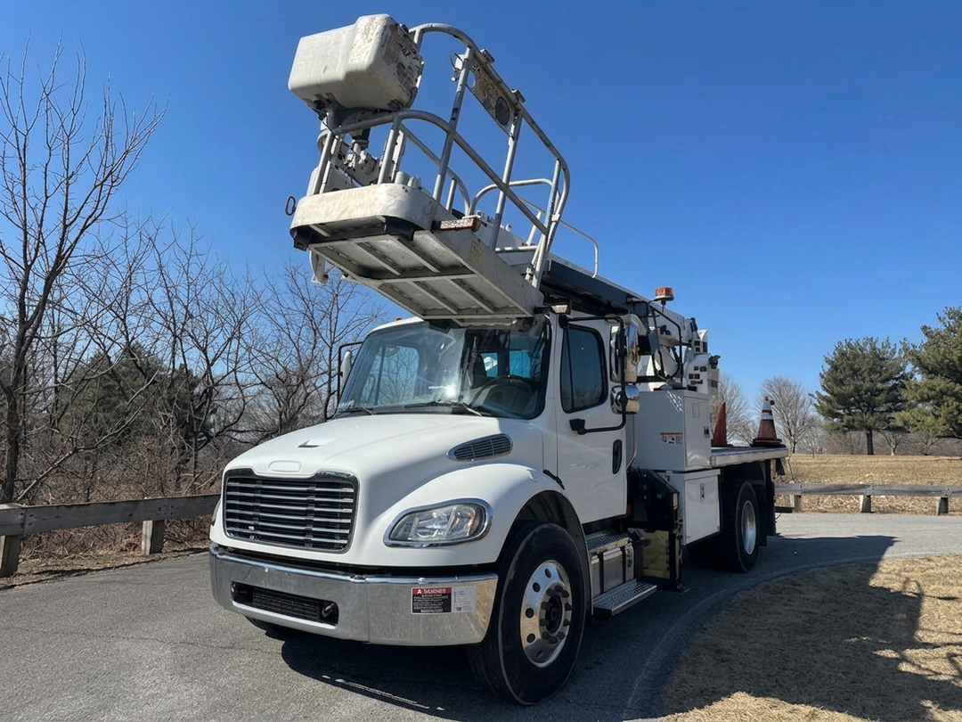 2021 Freightliner M2 106 Bucket Truck w/ Altec LS60 Boom (65 ft)