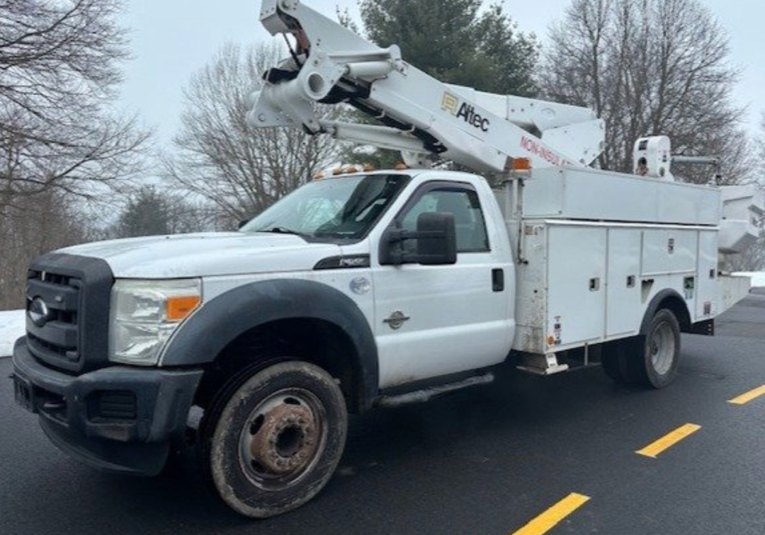2016 Ford F550 Bucket Truck w/ Altec AT48S Boom (53 ft)