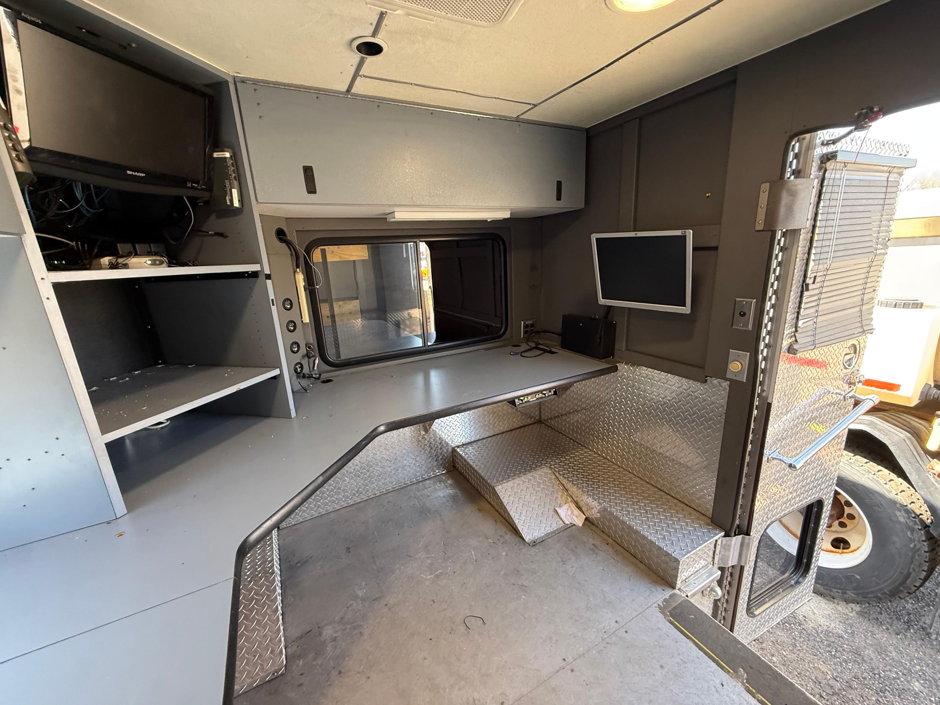 2001 E-One Command Center - image 20