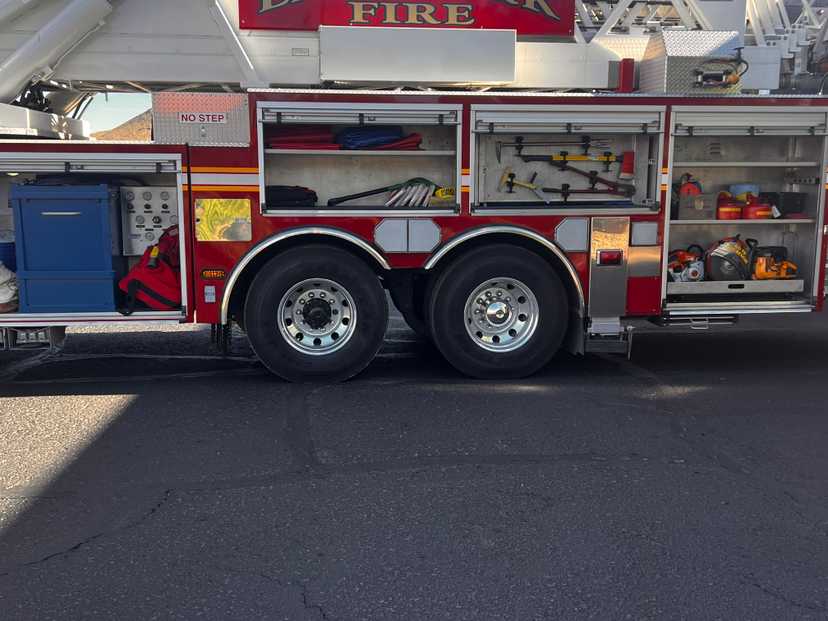 2003 American LaFrance 100' Aerial — photo 3