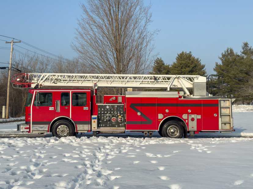 1998 Smeal Spartan 75' Aerial — photo 2