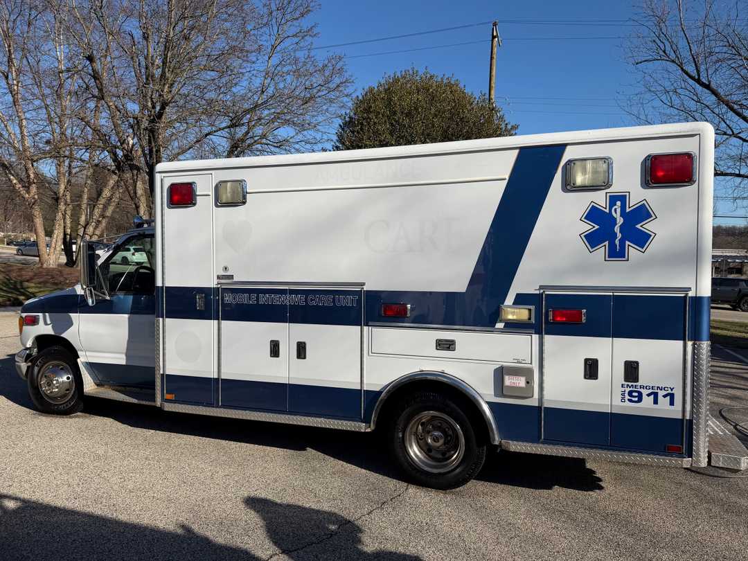 2002 Horton Ford Ambulance