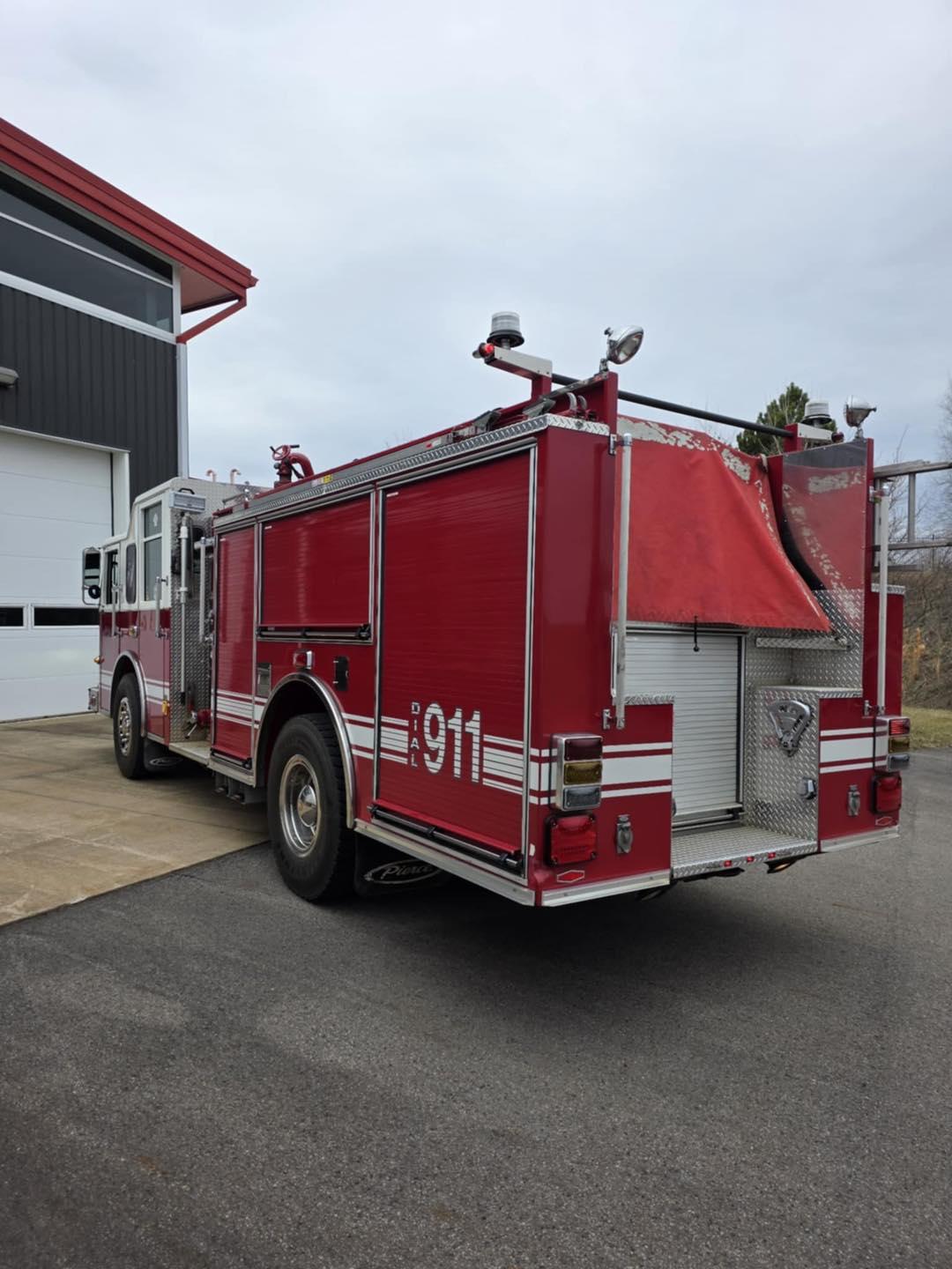 2001 Pierce Saber Pumper - image 5