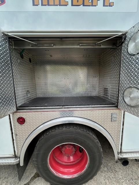 1988 International Heavy Rescue - image 44