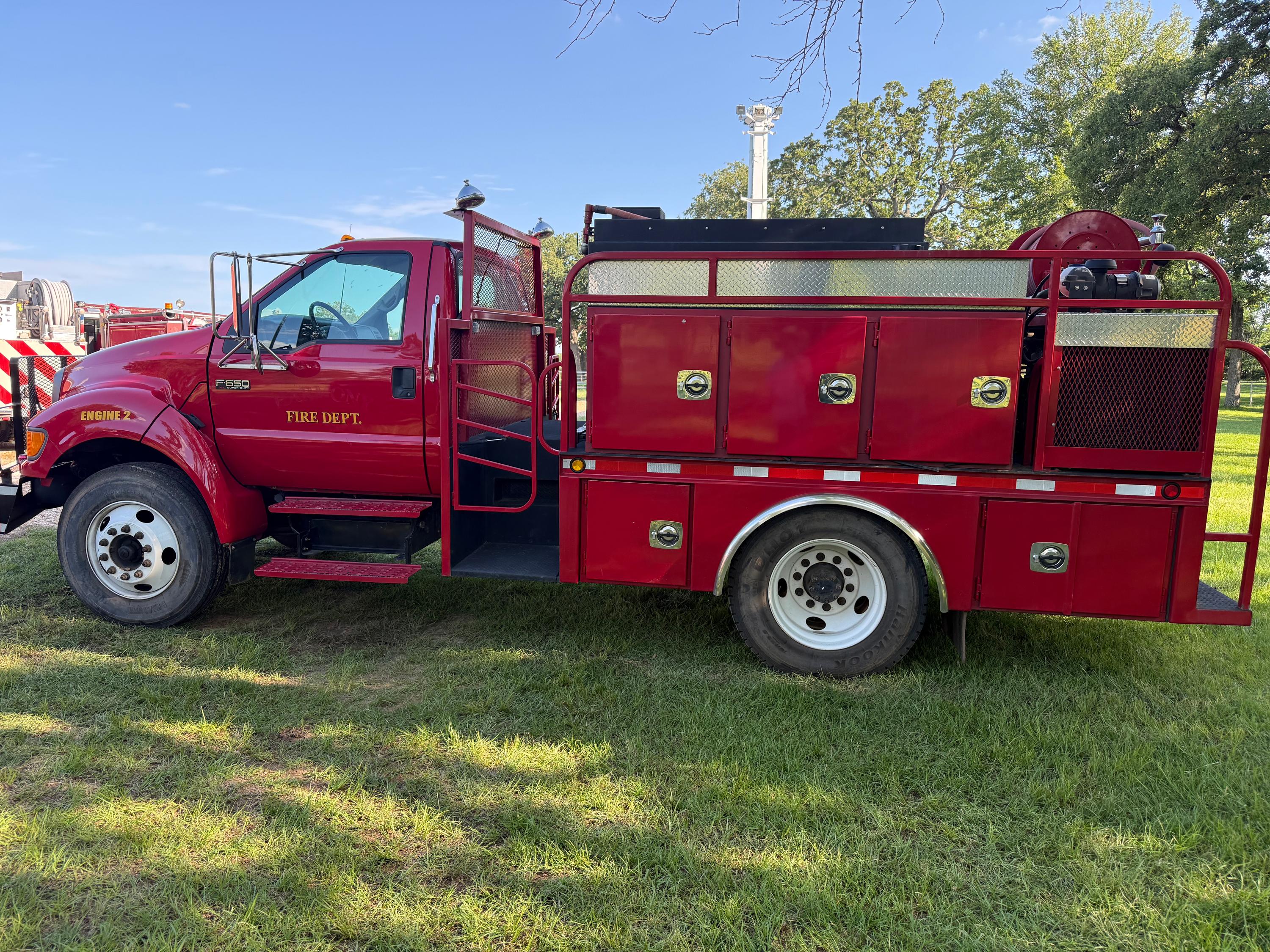 2004 Ford Brush Truck - image 2