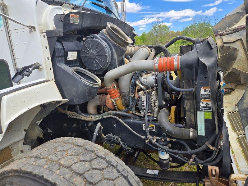 2005 Kenworth T 300 Dump Truck - image 6