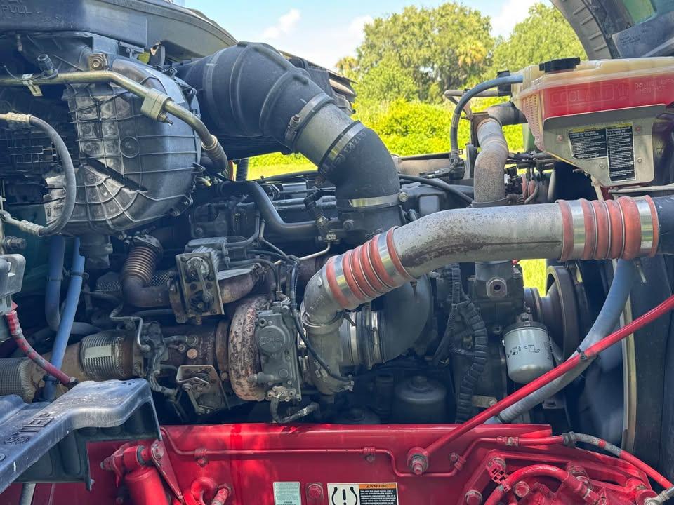 2017 Peterbilt 567 - image 10