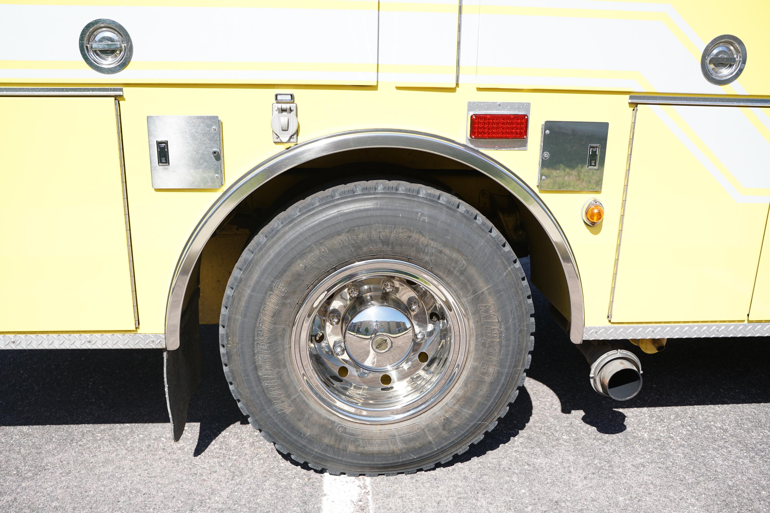 1995 Pierce Saber Pumper - image 17