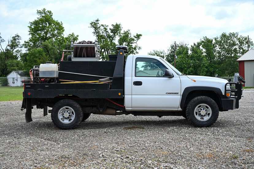2001 Chevrolet 2500HD 4x4 Brush Truck — photo 8