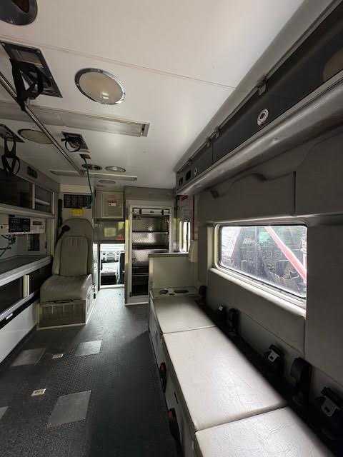 2011 Ford 4x4 Type I Ambulance — photo 7