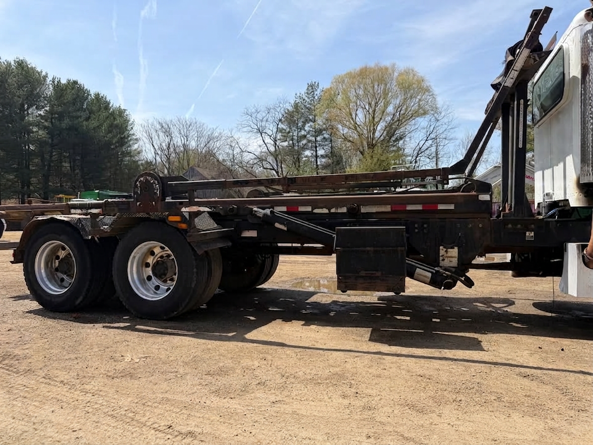 2008 Peterbilt Roll-Off - image 8