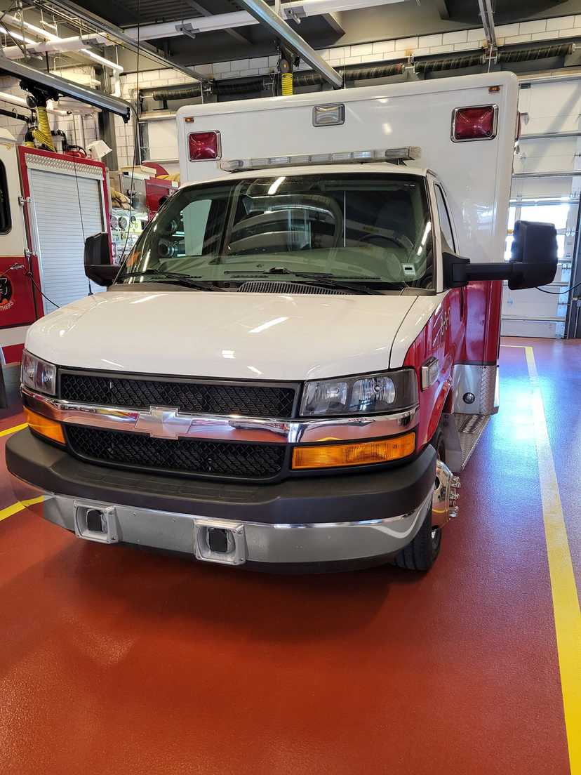 2015 Horton Chevrolet Type III Ambulance — photo 2
