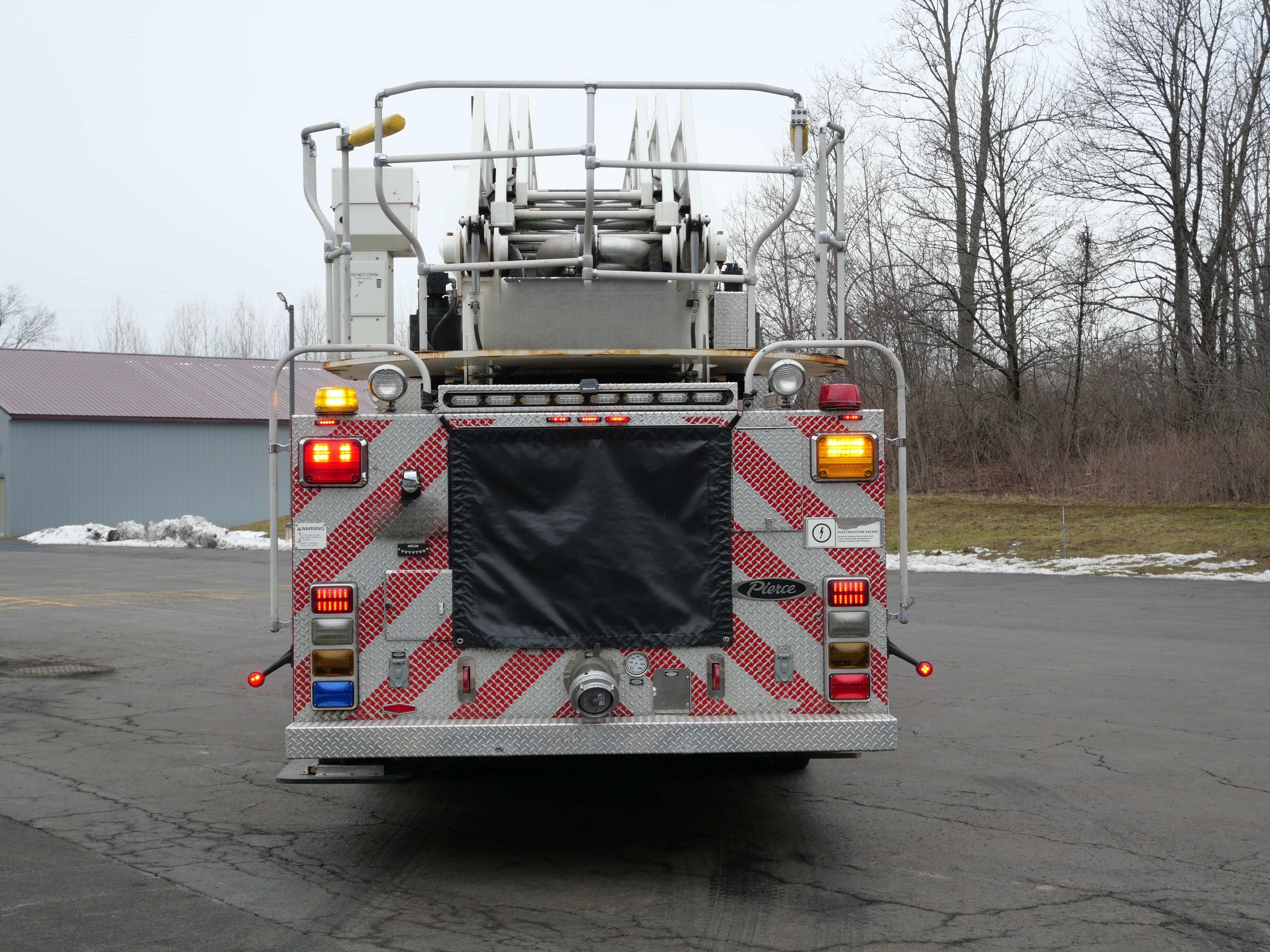 2008 Pierce Arrow XT 100' Quint - image 9