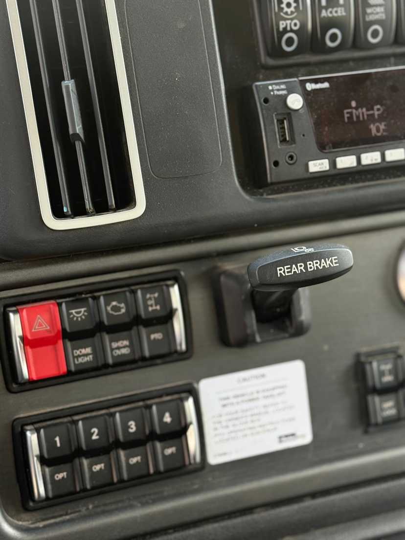 2024 Freightliner New Way Rear Loader — photo 6