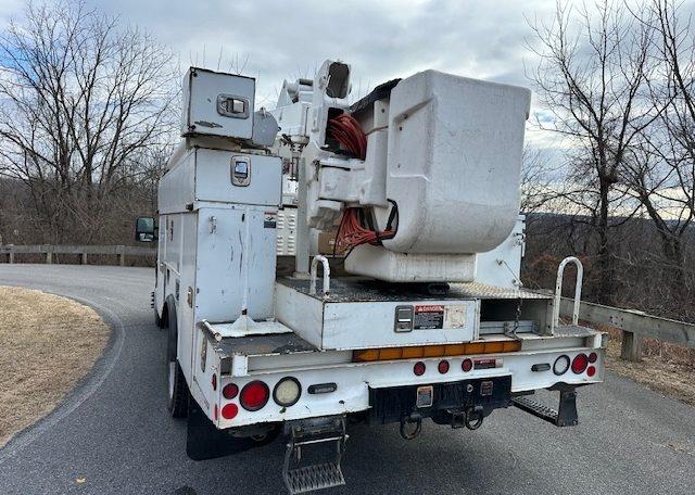 2015 Ford F550 Bucket Truck w/ Altec AT37G (42 ft) - image 6