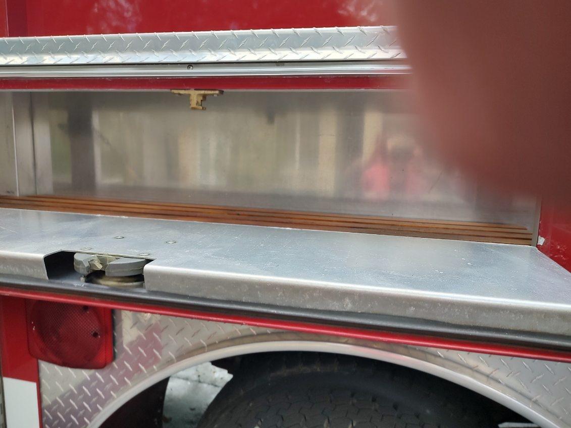 1990 E-One Pumper - image 8